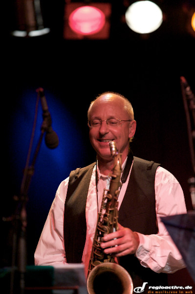 Kölner Saxophon Mafia und Élodie Brochier (live in Mannheim, 2008)
Foto: Michael Kies